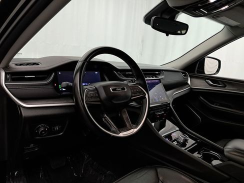 Used 2022 Jeep Grand Cherokee L Limited image 7