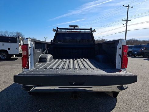 Used 2024 Chevrolet Silverado 3500 LT w/ Convenience Package image 28