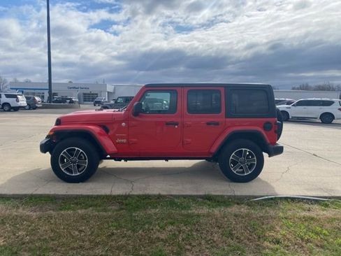 Used 2023 Jeep Wrangler Sahara image 3