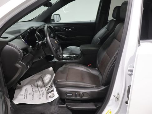 Used 2023 Chevrolet Traverse High Country AWD/4WD image 11