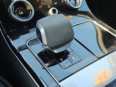 Used 2023 Land Rover Range Rover Velar R-Dynamic S image 32