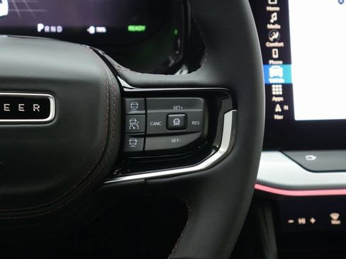 Used 2025 Jeep Wagoneer S Launch Edition image 19