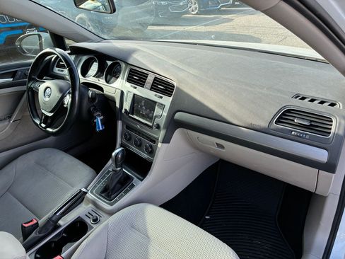 Used 2017 Volkswagen Golf S FWD image 30