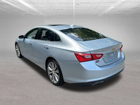Used 2017 Chevrolet Malibu Premier w/ Premier Sun and Wheel Package FWD image 3