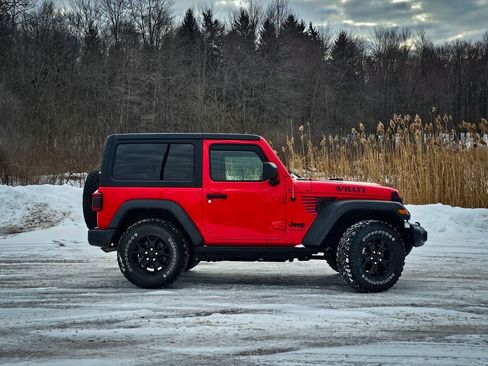 Certified 2022 Jeep Wrangler Willys image 3