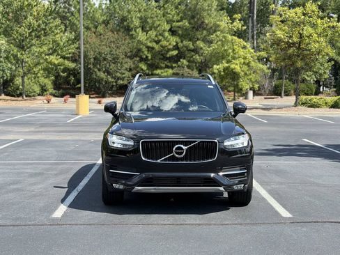 Used 2019 Volvo XC90 T5 Momentum FWD image 2