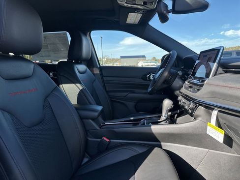 New 2026 Jeep Compass Trailhawk image 36