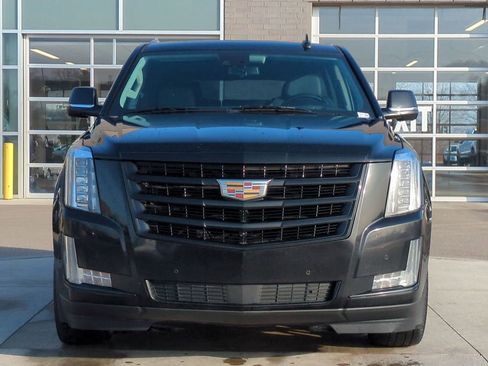 Used 2020 Cadillac Escalade Premium Luxury image 9