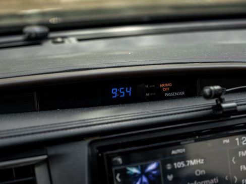 Used 2017 Toyota Highlander Plus image 32