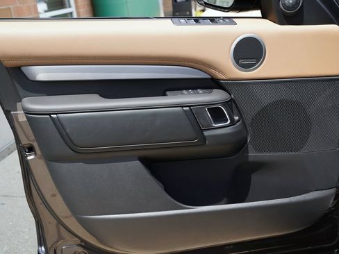 New 2026 Land Rover Discovery Limited Edition AWD/4WD image 10