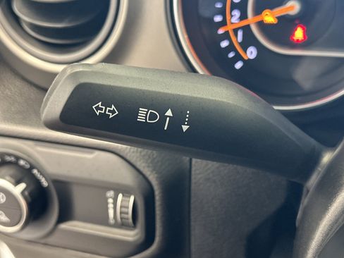 Used 2023 Jeep Gladiator Sport image 30