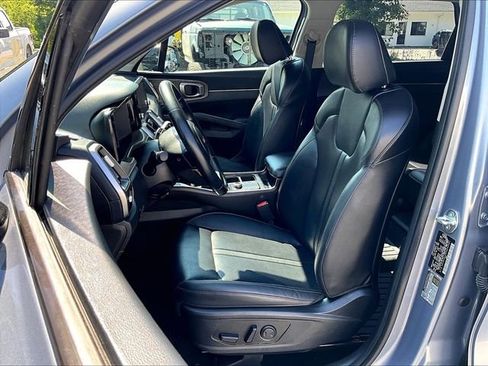 Used 2023 Kia Sorento S w/ Panoramic Sunroof Package AWD/4WD image 21