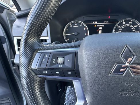 Used 2024 Mitsubishi Outlander AWD image 21