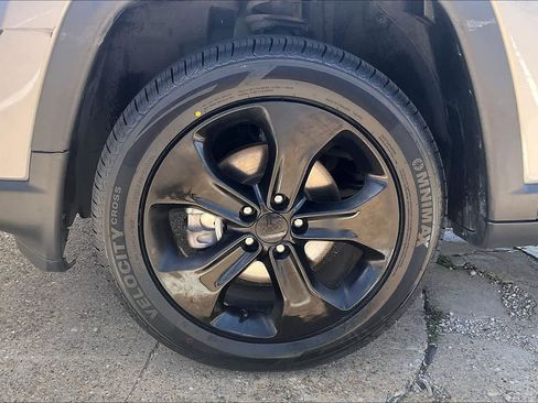 Used 2019 Jeep Compass Latitude AWD/4WD image 7
