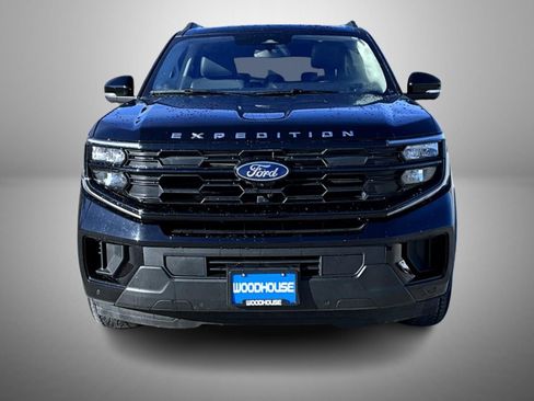 Used 2025 Ford Expedition Active AWD/4WD image 2