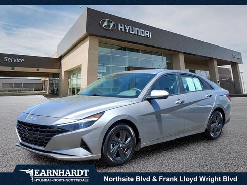 Certified 2023 Hyundai Elantra SEL FWD image 1
