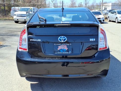 Used 2014 Toyota Prius Four image 5