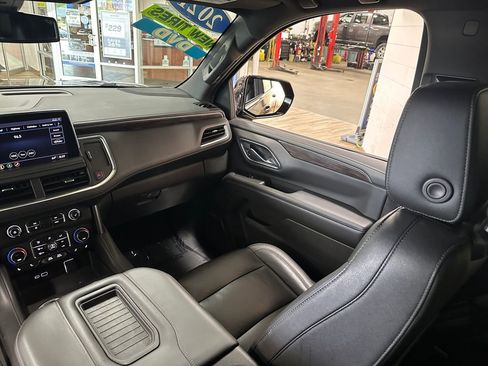 Used 2021 Chevrolet Suburban LT w/ Rear Media and Nav Package AWD/4WD image 14