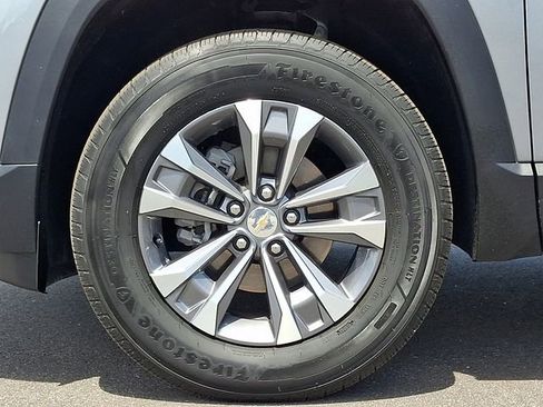 Used 2026 Chevrolet Equinox LT FWD image 8