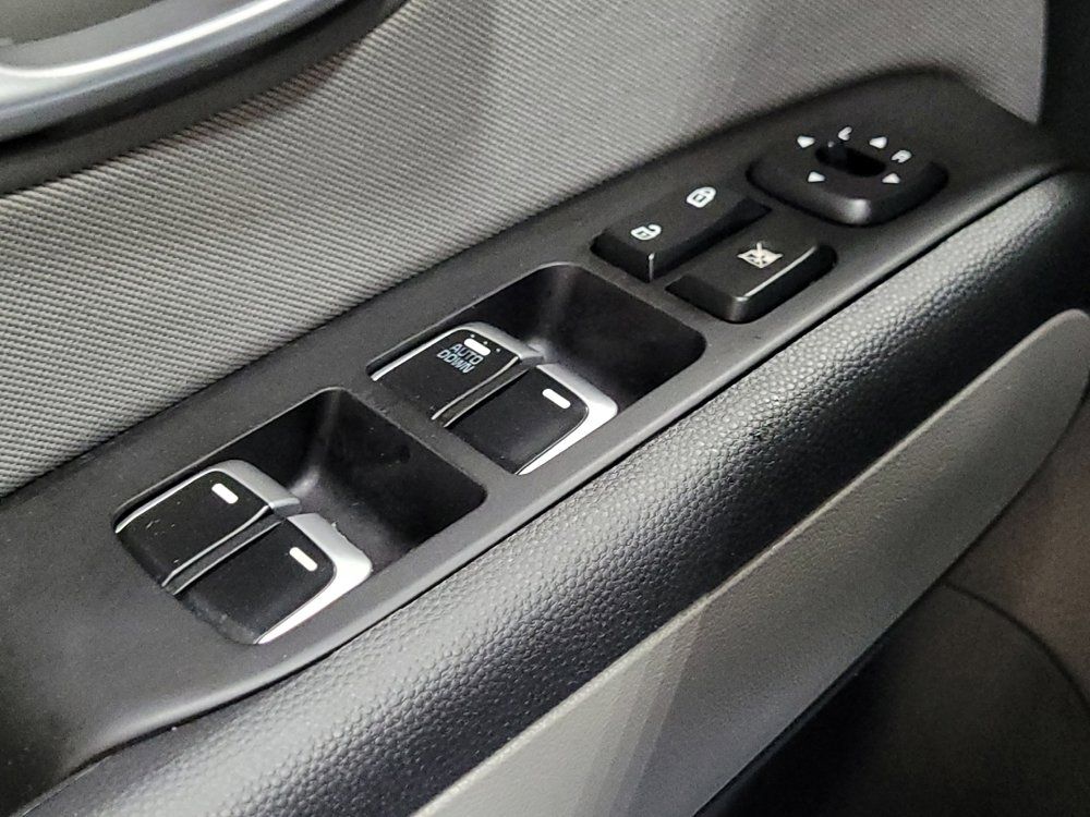 Used 2019 Kia Soul FWD image 27