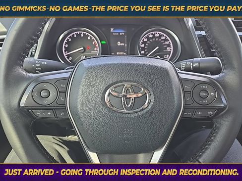 Used 2018 Toyota Camry SE w/ Convenience Package FWD image 17
