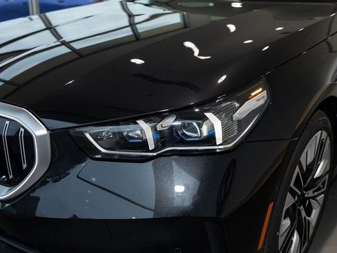 Used 2026 BMW 530i xDrive 530i xDrive w/ Premium Package image 8