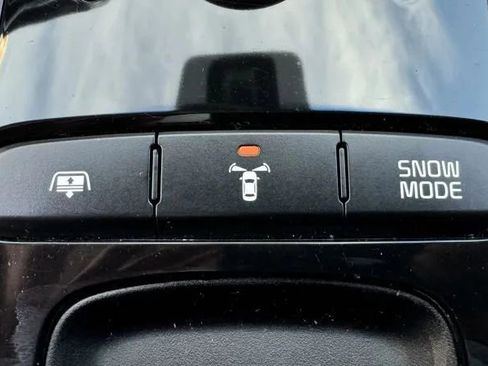 Used 2015 Kia K900 Premium RWD image 36