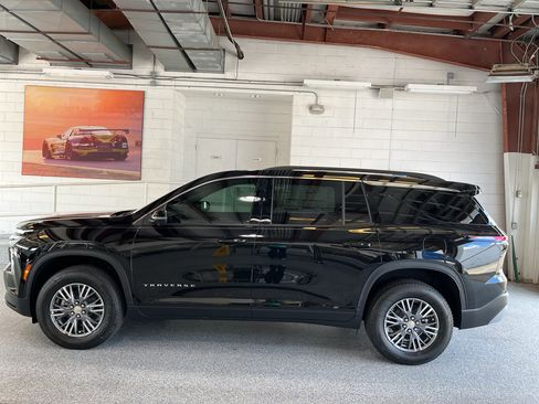 New 2026 Chevrolet Traverse LT w/ Driver Confidence Package FWD image 5