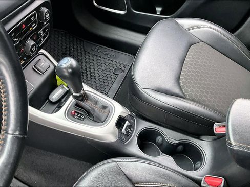 Used 2021 Jeep Compass Latitude w/ Driver Assistance Group image 15