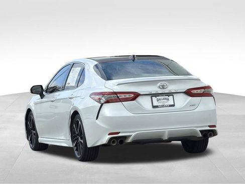 Used 2019 Toyota Camry XSE FWD image 5