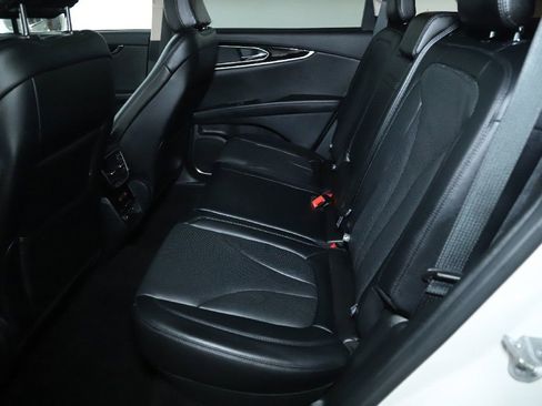 Used 2022 Lincoln Nautilus Reserve image 14