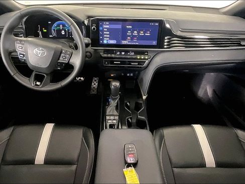 Used 2025 Toyota Camry SE w/ Multimedia Upgrade Package FWD image 18