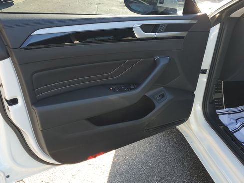 Used 2021 Volkswagen Arteon SE image 16