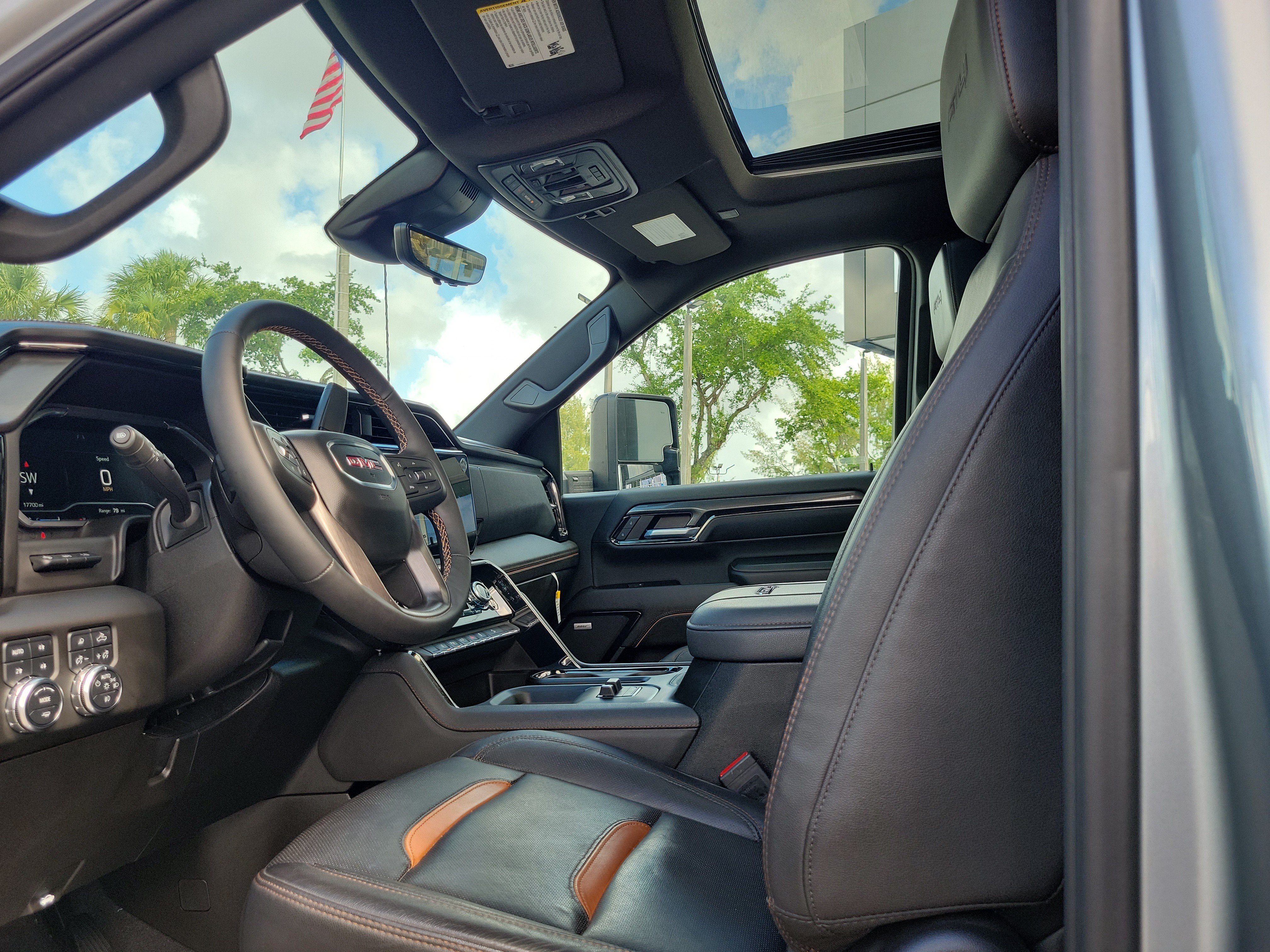 Used 2024 GMC Sierra 2500 AT4 w/ AT4 Premium Plus Package AWD/4WD image 11