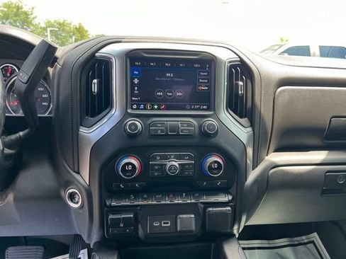 Used 2020 Chevrolet Silverado 1500 RST AWD/4WD image 18