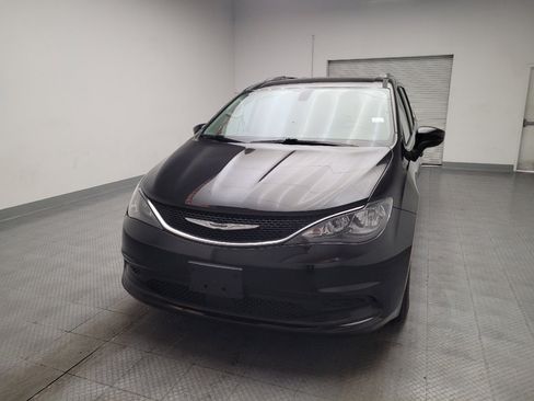 Used 2021 Chrysler Voyager Lxi FWD image 15