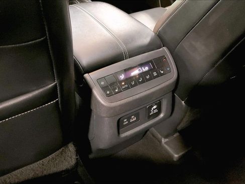 Used 2022 Nissan Pathfinder Platinum w/ Cargo Package AWD/4WD image 10