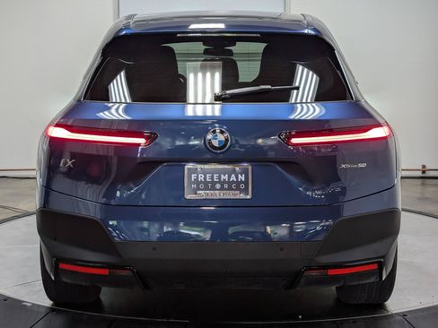 Used 2024 BMW iX xDrive50 w/ Premium Package AWD/4WD image 8