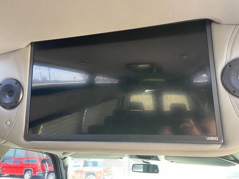 Used 2023 GMC Savana 2500 Extended image 27