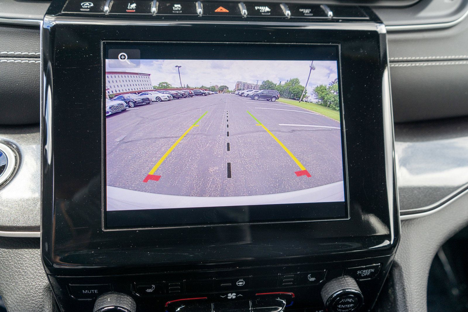 Used 2023 Jeep Grand Cherokee Altitude AWD/4WD image 19