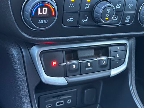 Used 2024 GMC Terrain SLT AWD/4WD image 20
