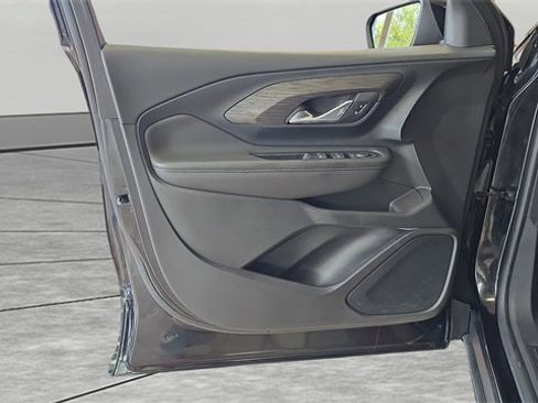 Used 2023 GMC Terrain SLE w/ Elevation Edition image 9