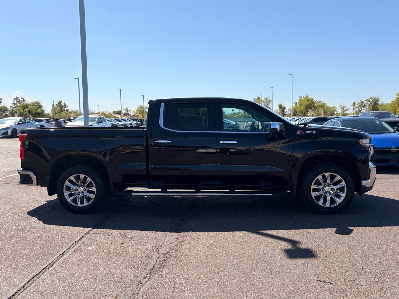 Used 2020 Chevrolet Silverado 1500 LTZ w/ LTZ Premium Package AWD/4WD image 6