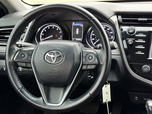 Used 2019 Toyota Camry SE image 13