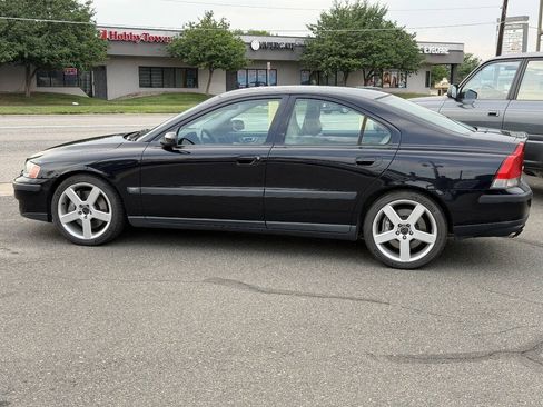 Used 2004 Volvo S60 R AWD/4WD image 12