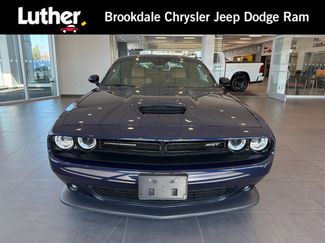 Used 2015 Dodge Challenger SRT video 1