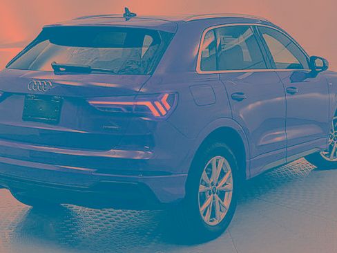 Used 2025 Audi Q3 2.0T Premium image 3