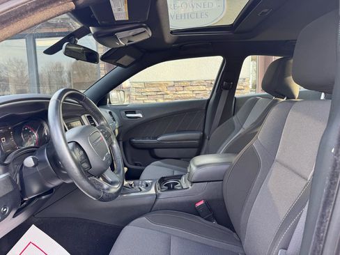 Used 2020 Dodge Charger SXT w/ Blacktop Package image 15