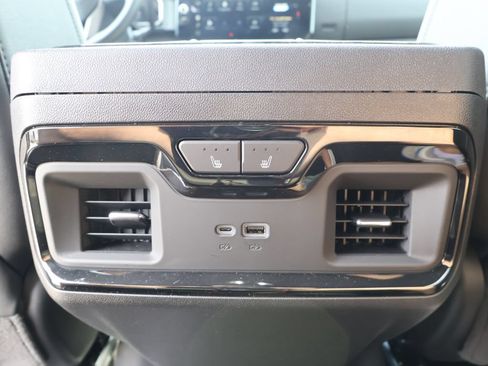 Used 2026 GMC Sierra 2500 AT4 w/ AT4 Premium Plus Package AWD/4WD image 32