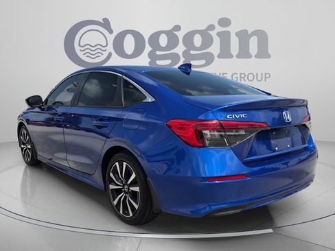Used 2022 Honda Civic EX image 4
